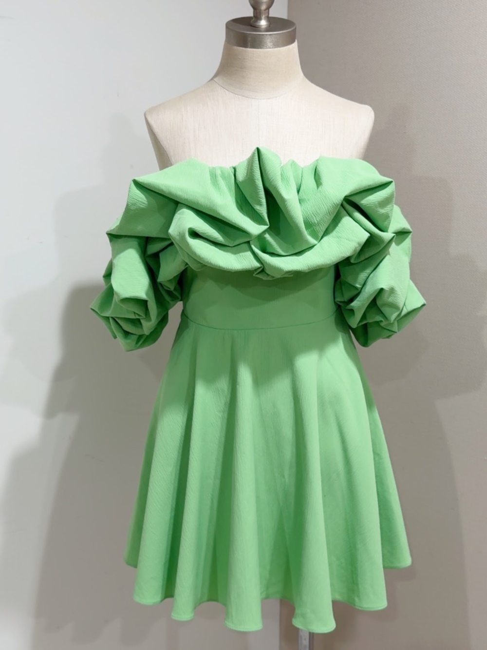 Luxxel Women's Pistachio-colored Off-the-shoulder Ruffle Mini Dress Size S - Picture 4 of 11